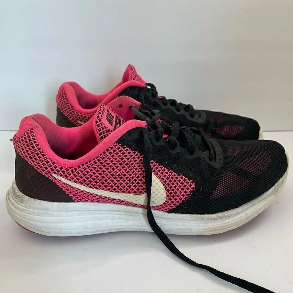 Nike| Revolution 3| pink and black